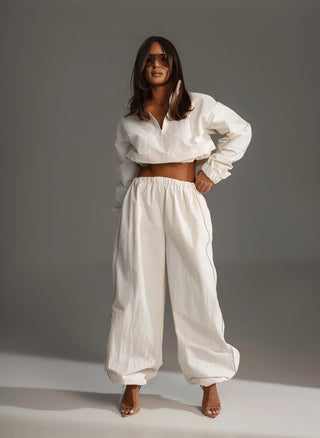 ONYX SET sweatshirt and wide ecru trousers